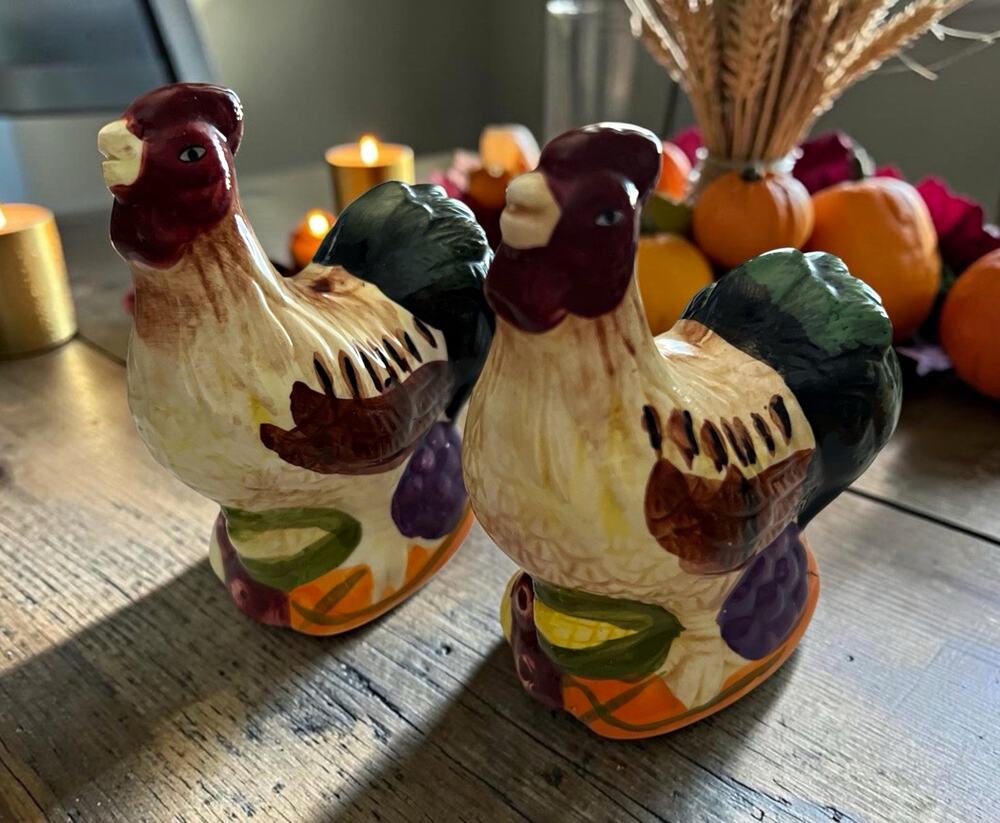 Ceramic Rooster Salt & Pepper or Spice Shakers Set 2-Piece Multicolor Small NOS